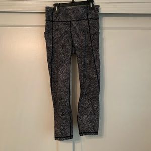 Barely Worn Size 8 Lululemon Crop/Capri